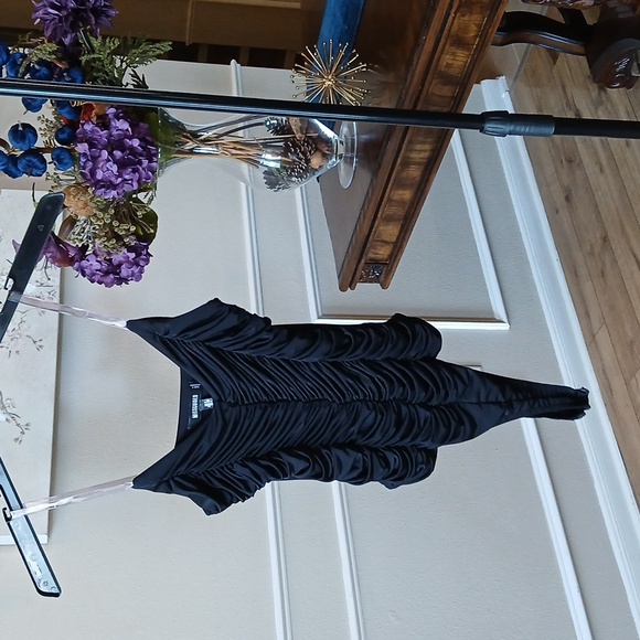 Misguided Slinky Black Ruched Front Bodysuit. Size 4 - Picture 12 of 17